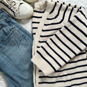 V neck cardigan sweater in stripe